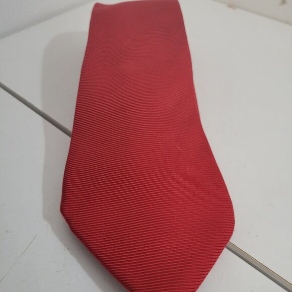 100% Silk Red Power Tie by Neiman Marcus - Picture 2 of 3
